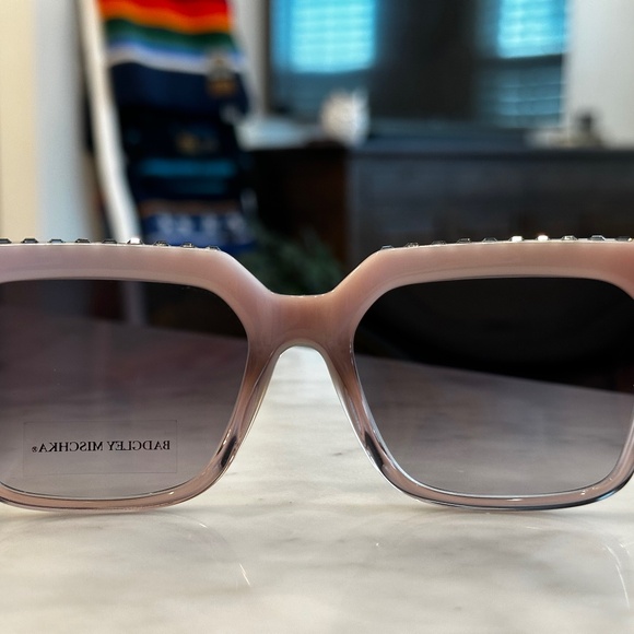 BRAND NEW Badgley Mischka Stephane Sunglasses Dove main image 13